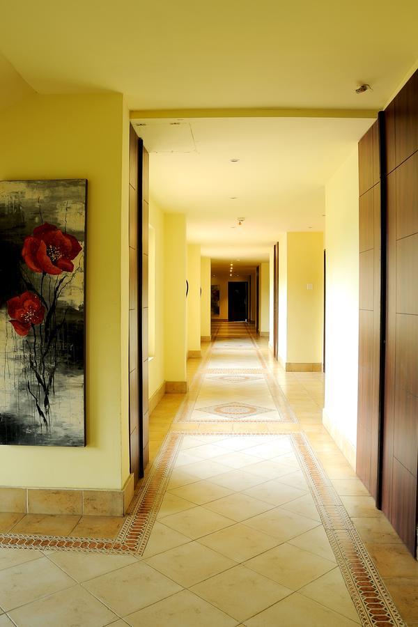 Country Roads Hotel Haora Exterior foto